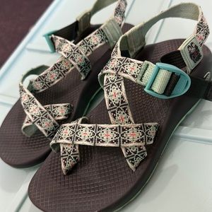 Women’s Chaco’s Size 7